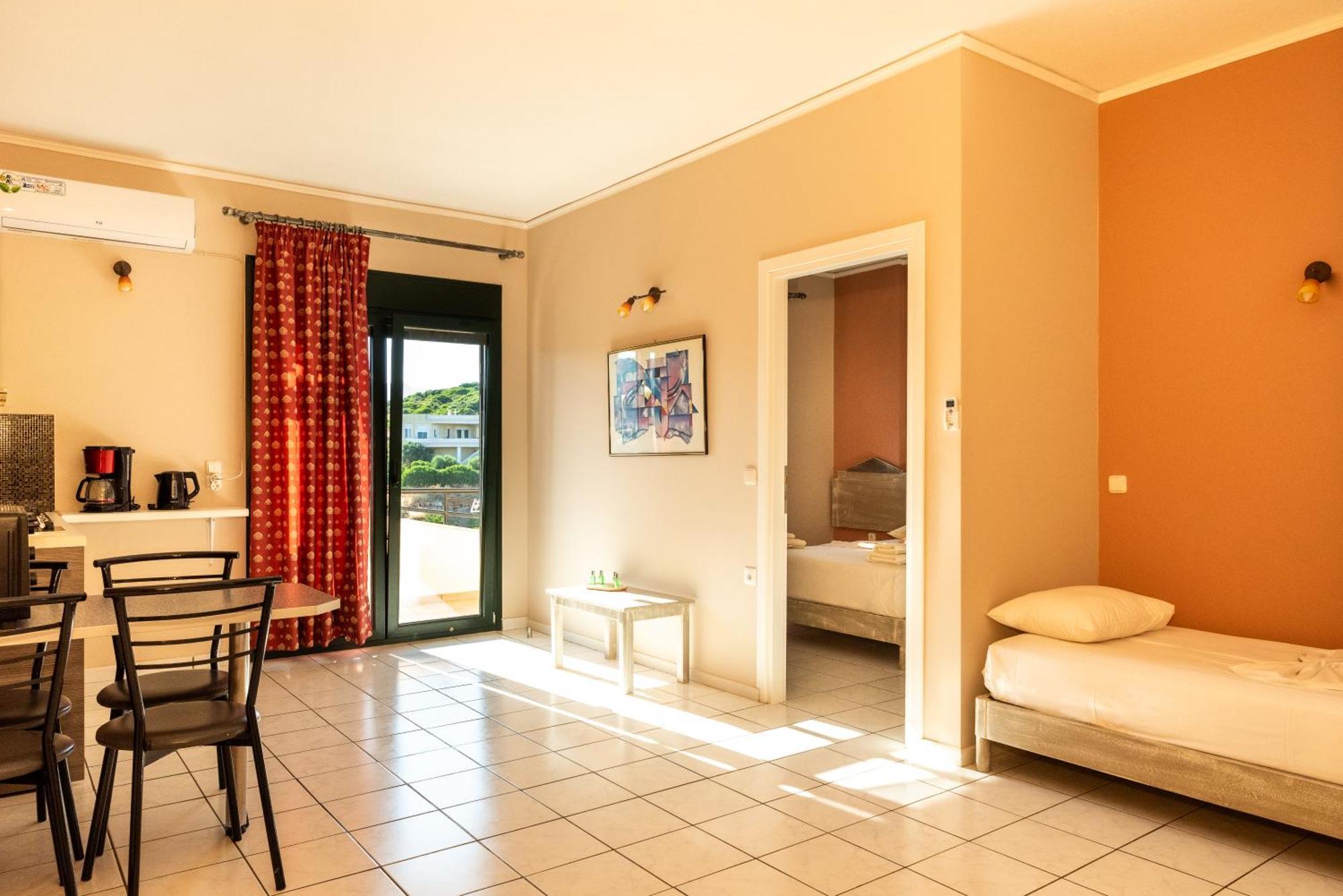 Sun Village Hotel Apartments Megas Limnionas Room photo